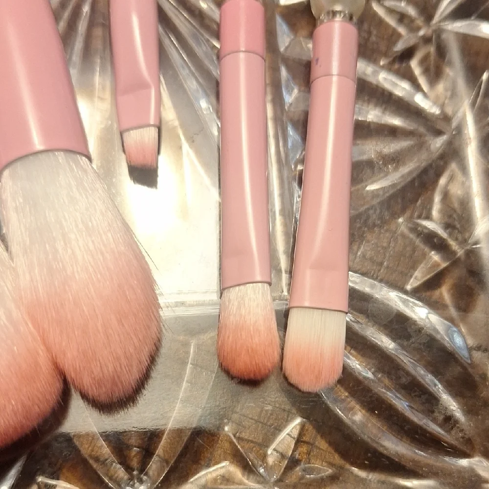 Elegant Pink and Pearl Makeup Brush Set